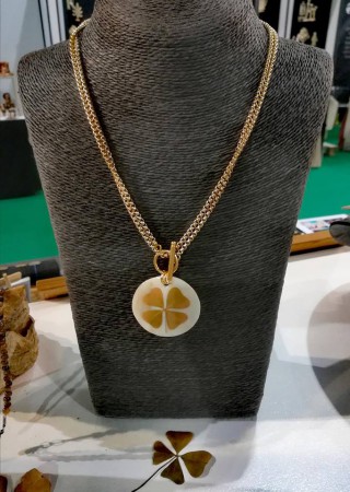 Colar Aço (2voltas) cor ouro com Trevo4Folhas