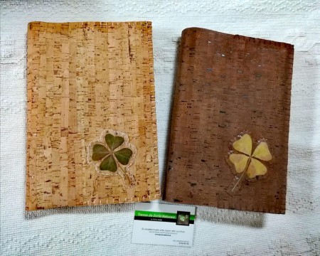 Capas em cortiça com Trevo 4 Folhas - 20€